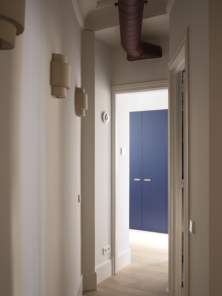 Habitación con escritorio